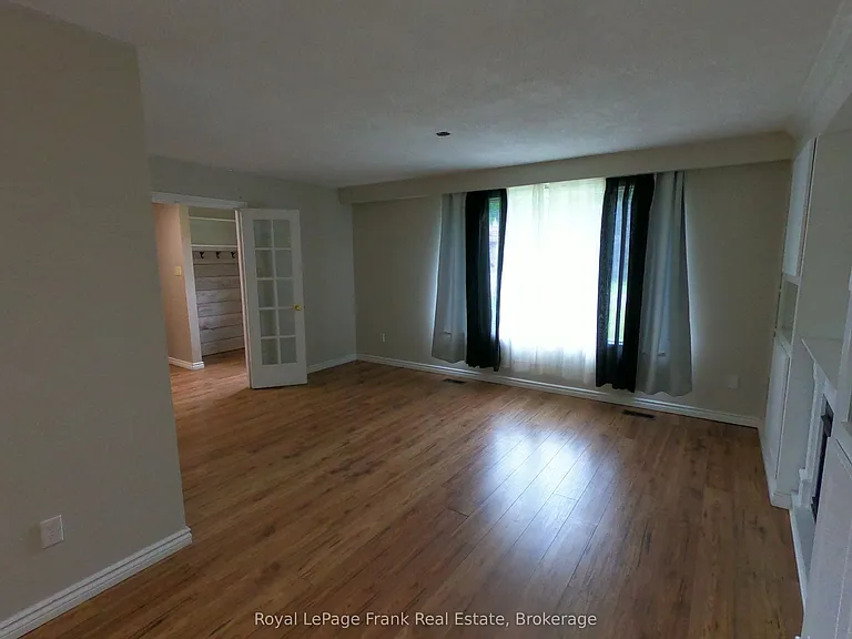 1167 Weller St #MAIN FLOOR — Photo 6