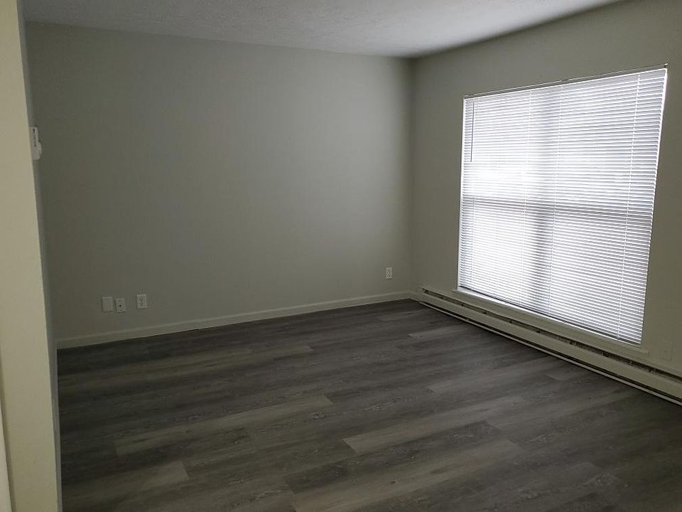 2nd image of 134 Tomahawk Ln APT 5