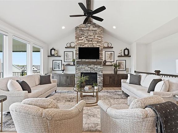 5th image of 4205 NE Chapel Manor Dr