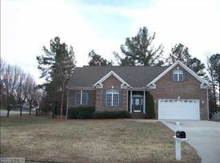 2007 Lancey Dr, Thomasville, NC 27360