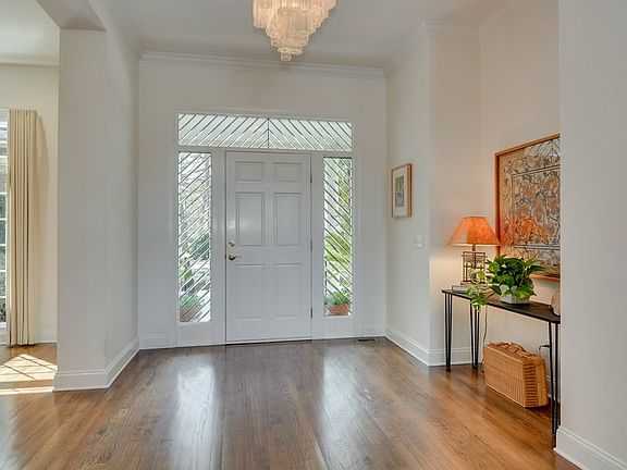 4th image of 230 Knox Ave