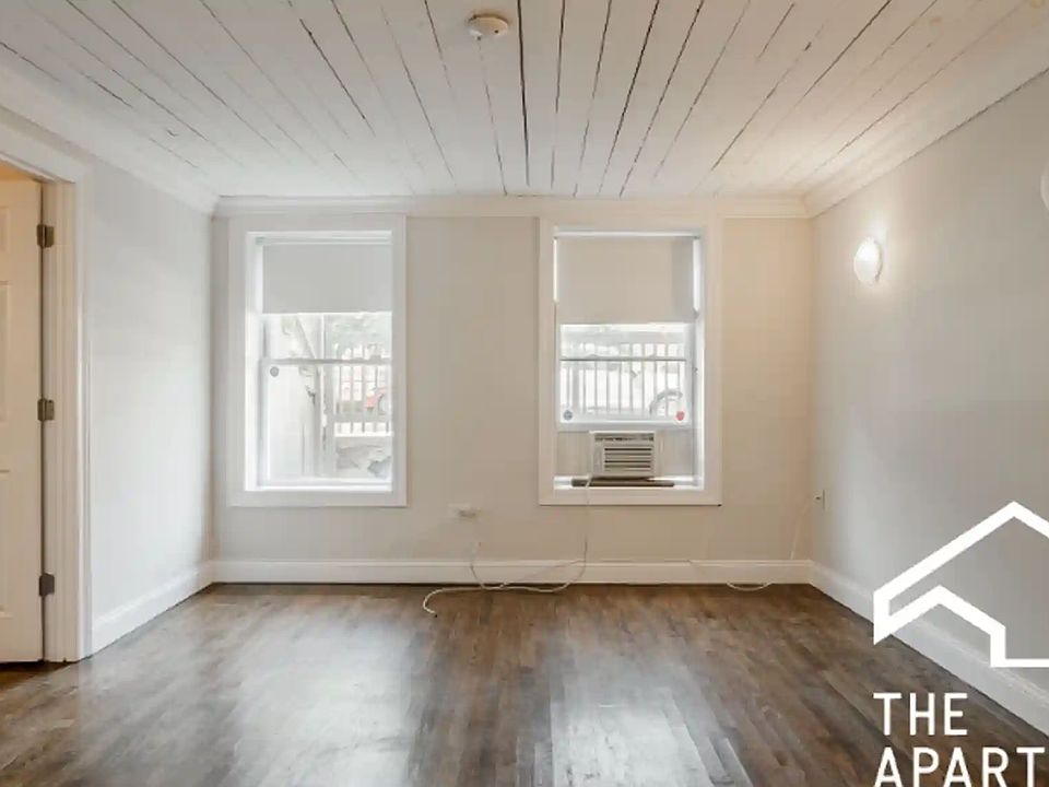 1st image of 2223 N Hoyne Ave #1F