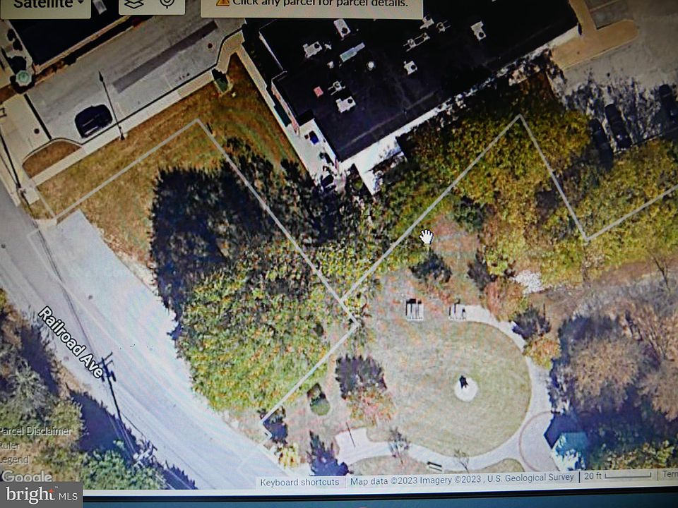 2nd image of Railroad Ave