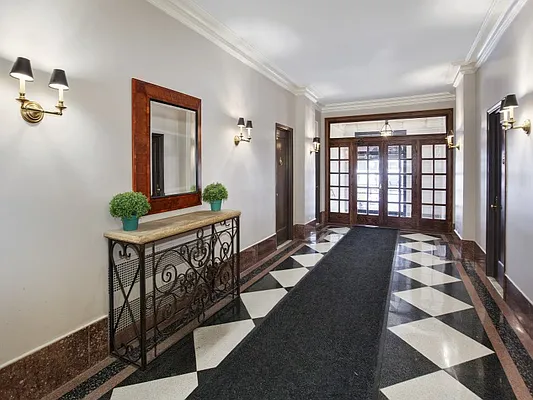 Sold by Sotheby's International Realty | media 10