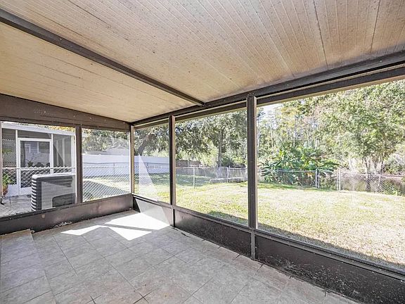 5th image of 2113 Longshore Dr