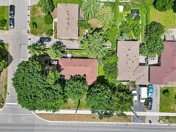 4th image of 4450 Lawrence Ave E