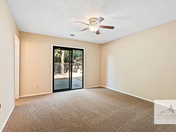 4th image of 2926 Ezie Ave