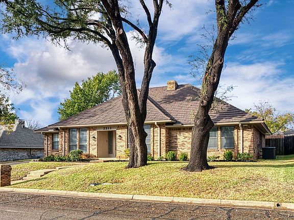 2nd image of 2311 Wimbledon Dr
