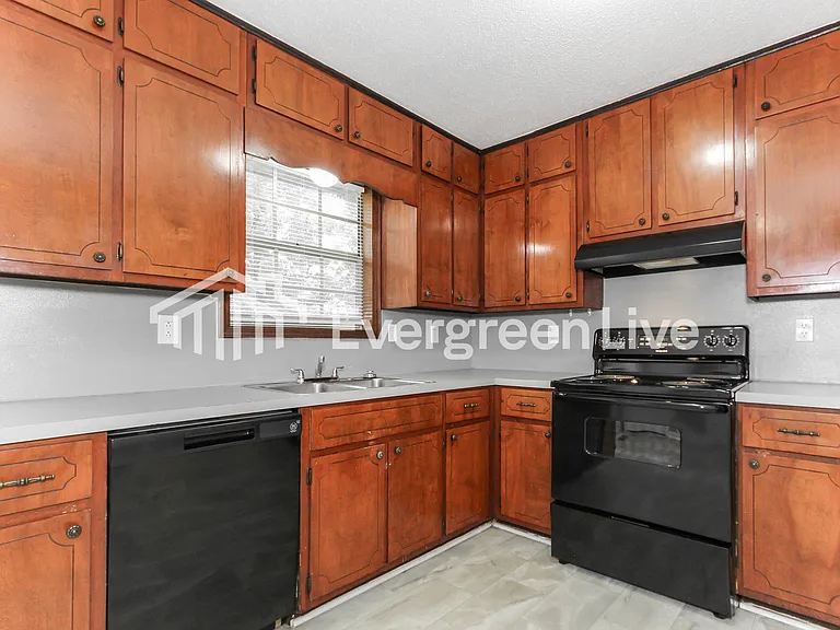 3016 Kathy Ln — Photo 5