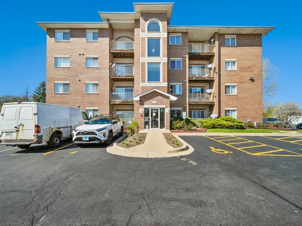 941 N Swift Rd Unit 104, Addison, IL 60101