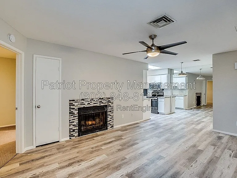 20420 N 6th Dr #7 — Photo 5