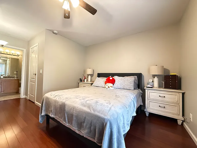 12079 Alta Carmel Ct — Photo 15