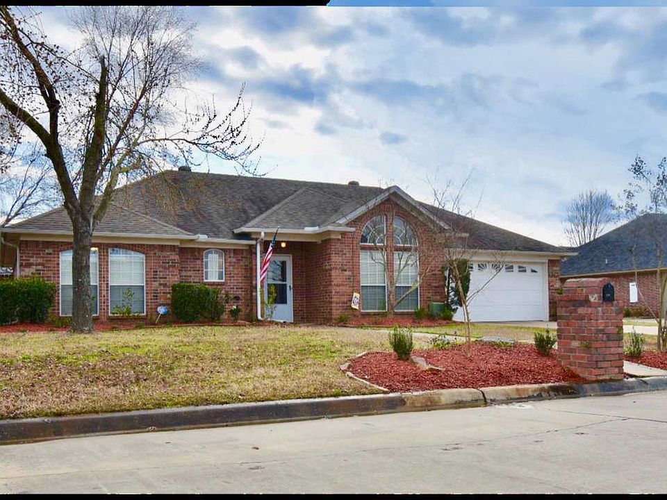 1st image of 2700 Woodland Oaks Dr