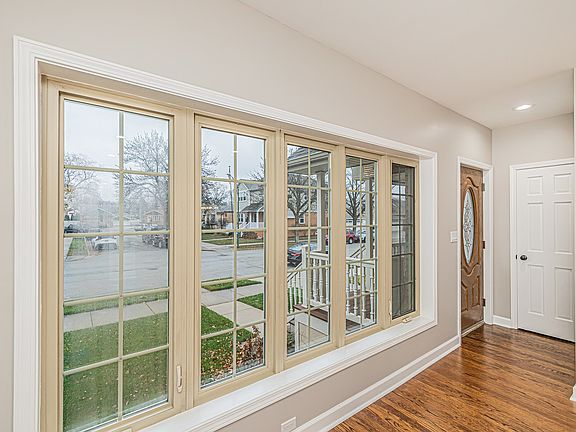 5th image of 10722 S Lawndale Ave