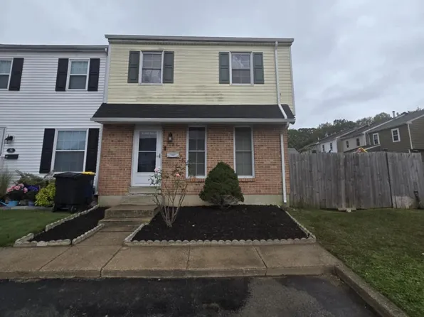 22 Forest Creek Dr, Dover, DE 19904