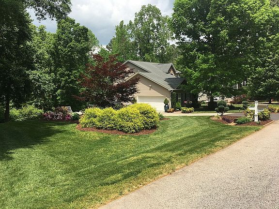 4th image of 2055 Westridge Dr
