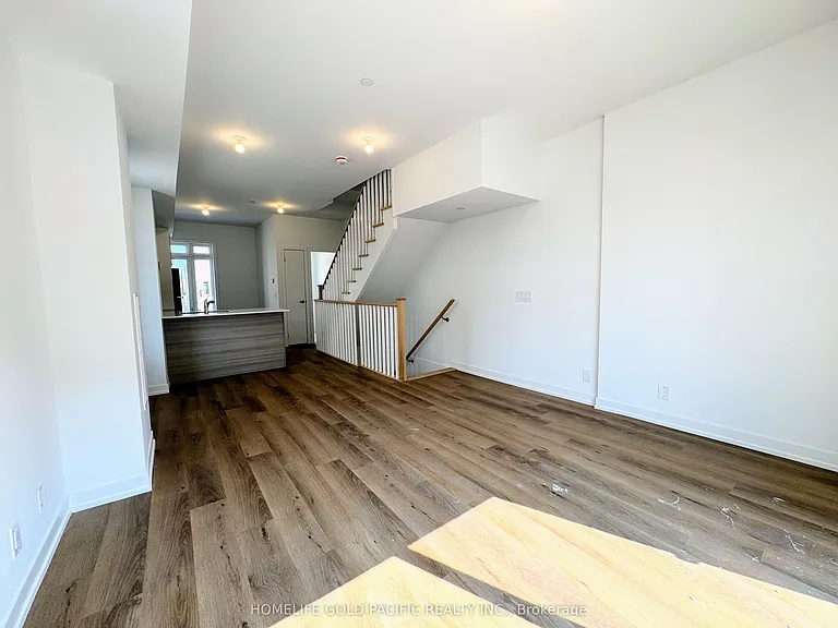 5 Spruce Pines Cres — Photo 10