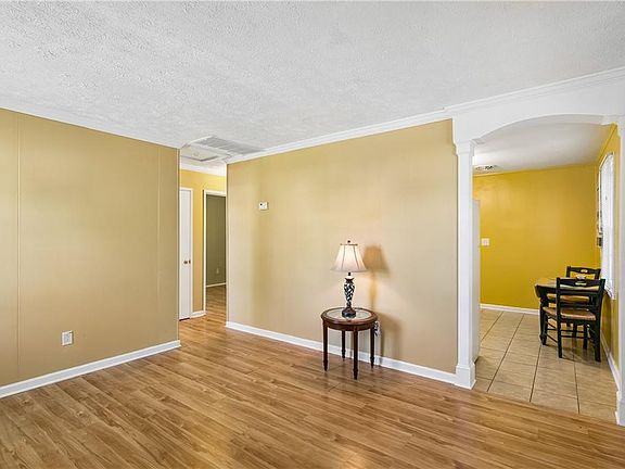 5th image of 650 Grimes Rd