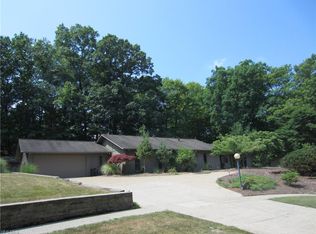 12283 Moss Ridge Cir, Strongsville, OH 44136
