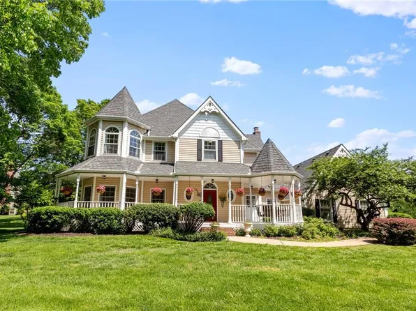 10502 W 150th St, Overland Park, KS 66221