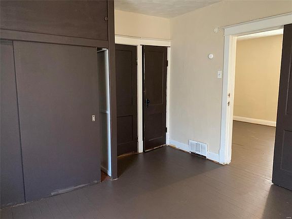 5th image of 2140 Rose Bud Ave