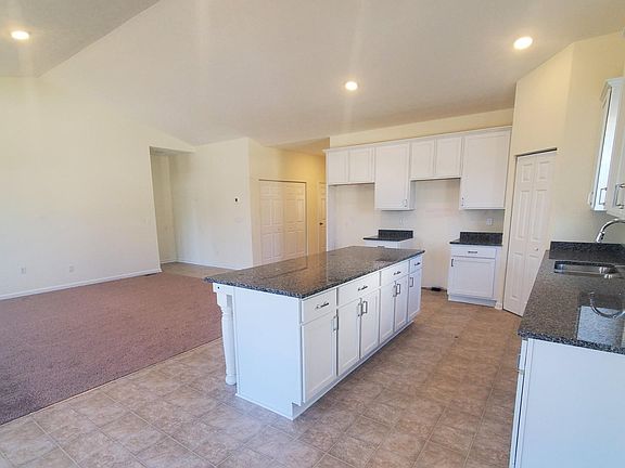 breakfast nook to family room