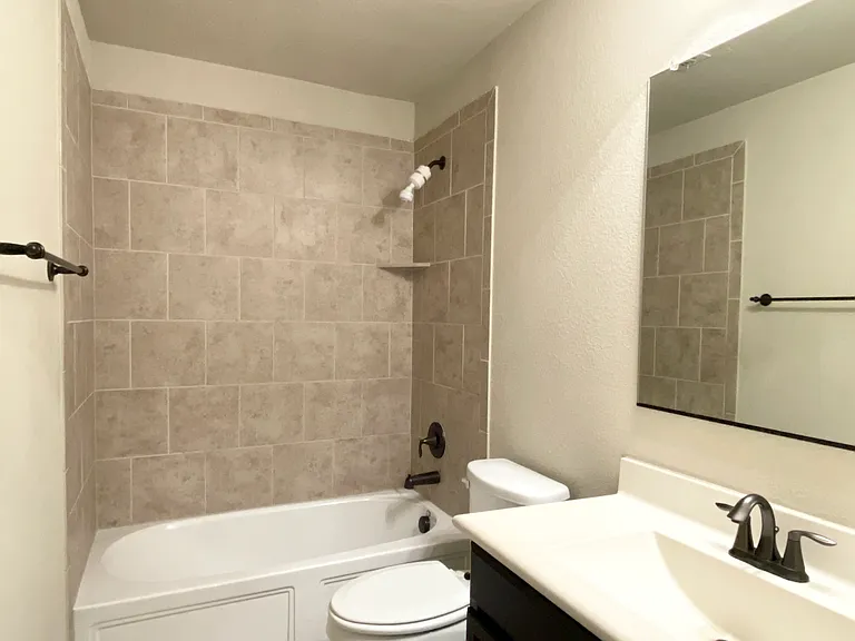 16011 Crosslake Ct — Photo 17