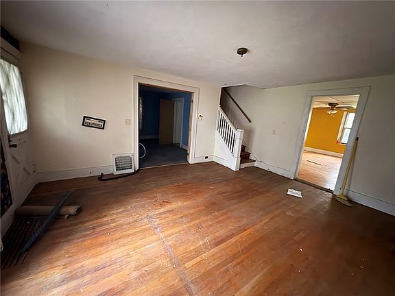 5th image of 193 N Main St