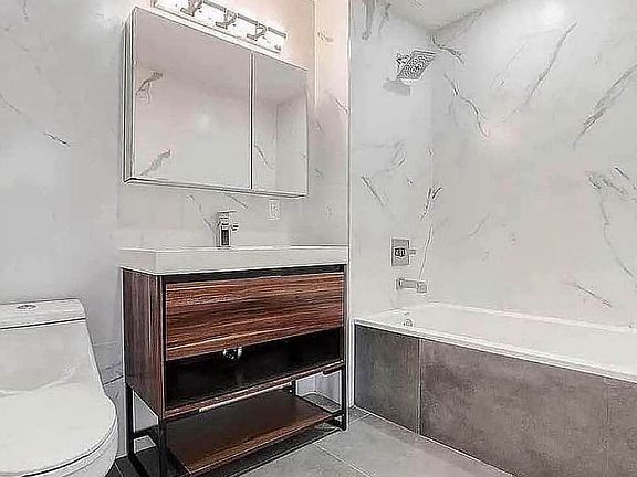 4th image of 2155 Caton Ave #2H