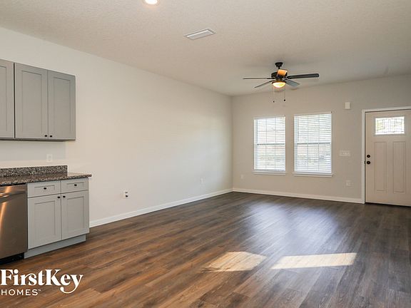 5th image of 837 Aiken St