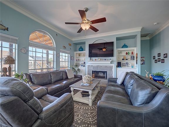 3rd image of 13613 Port Royal Ct