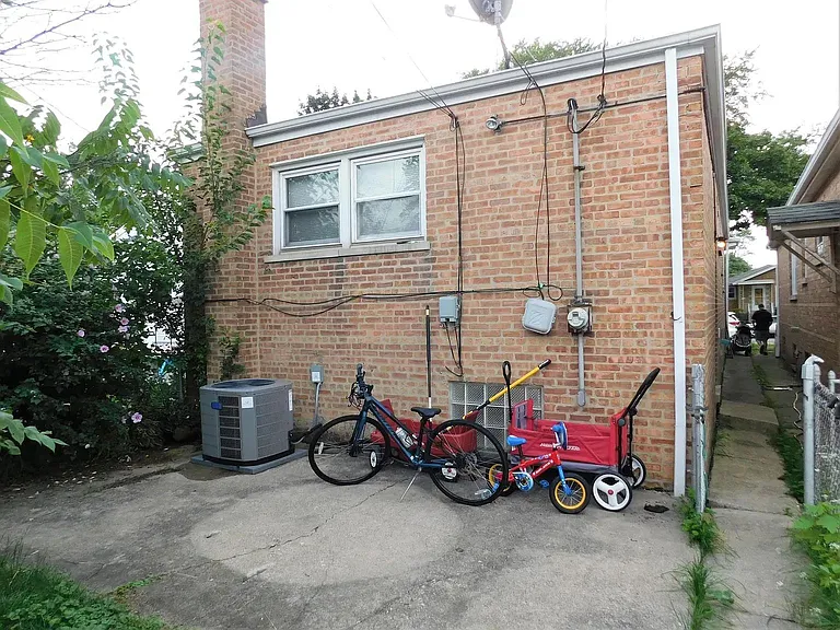 11233 S Whipple St — Photo 18