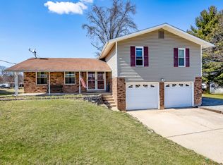 735 Caulks Hill Rd, Saint Charles, MO 63304