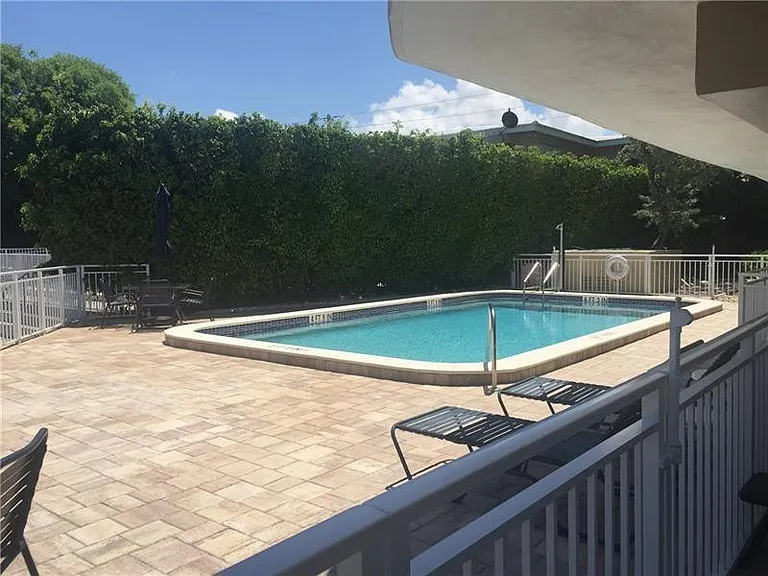 3220 NE Bayview Dr #102 — Photo 13