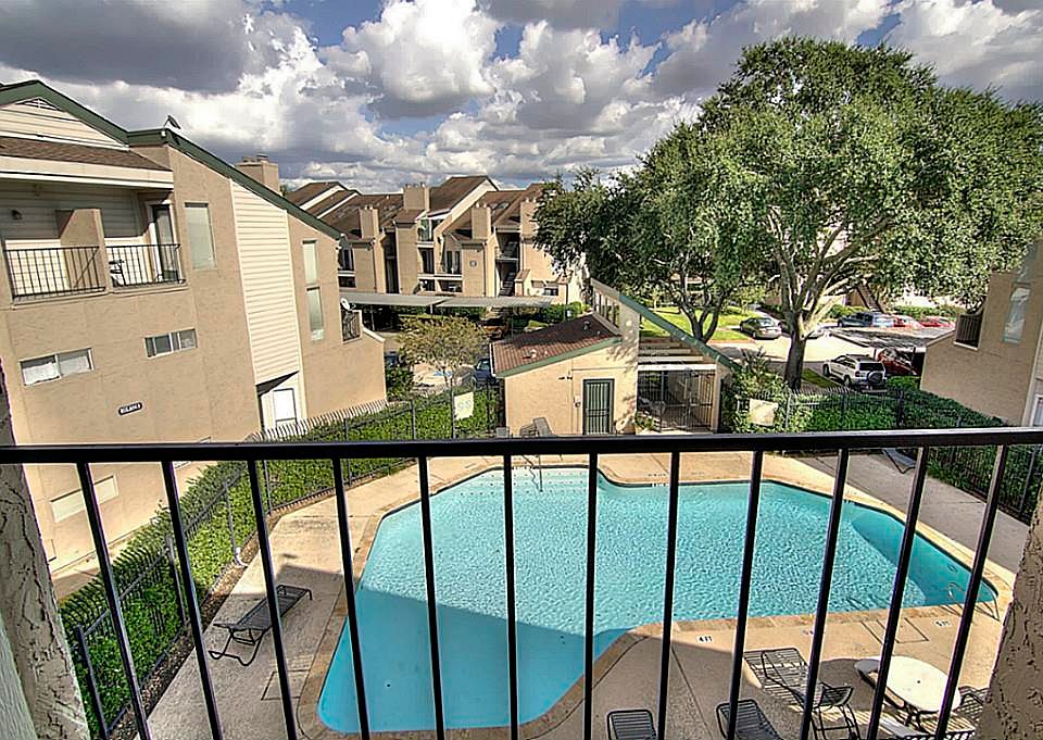 1st image of 10855 Meadowglen Ln APT 731