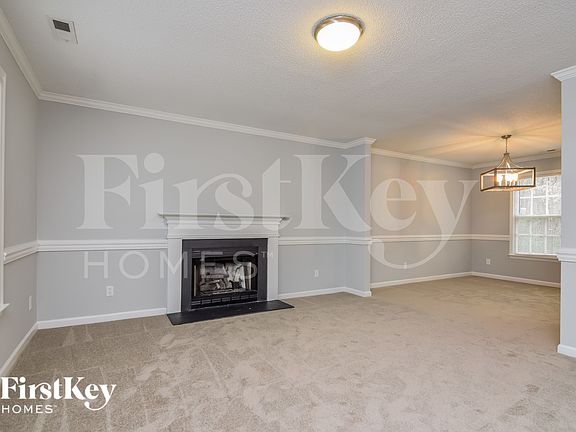 3rd image of 7402 Claymont Dr