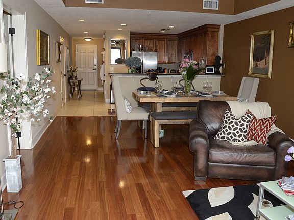 living, din, kit, foyer
