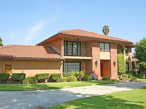 4th image of 529 W Naomi Ave