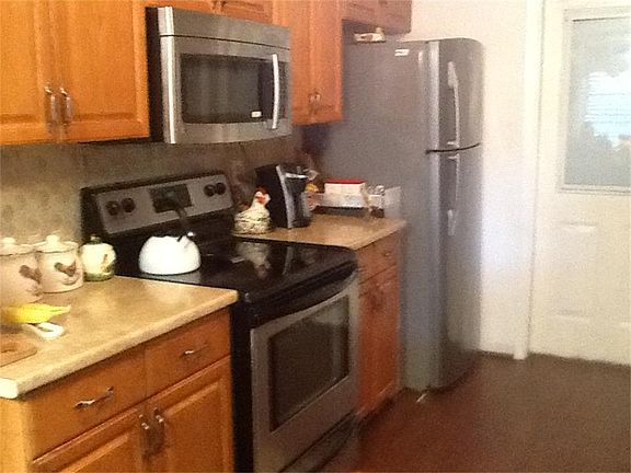 3rd image of 15846 Willmore Ln