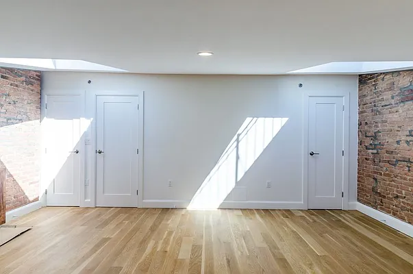 Rented by RES New York | media 4