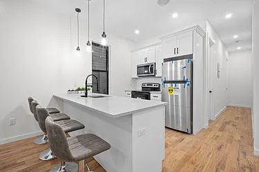 21 Essex Street #TWO