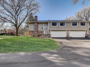 7625 Zinnia Way N, Maple Grove, MN 55311