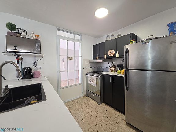 3rd image of G11 Urb Alturas De Puerto Real