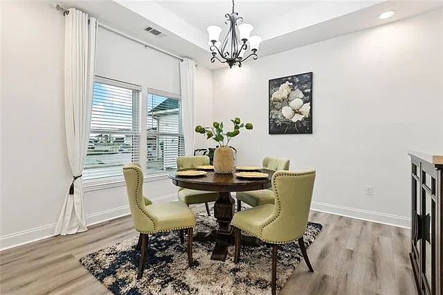 3 bed, 2.0 bath, 1702 sqft, $2,400 — Photo 4