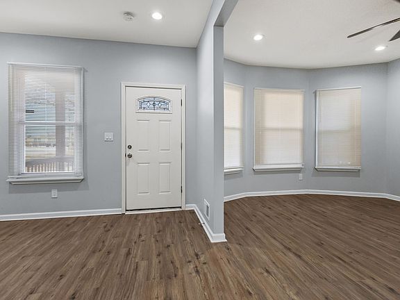 3rd image of 115 Richton St