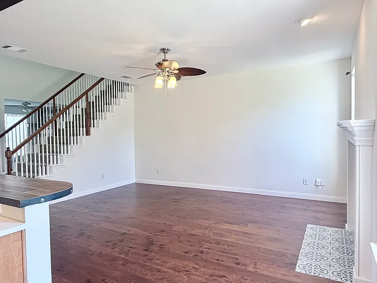 10105 Samantha Dr — Photo 5