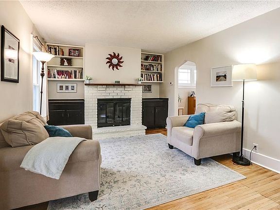 4th image of 241 Oakgrove Dr