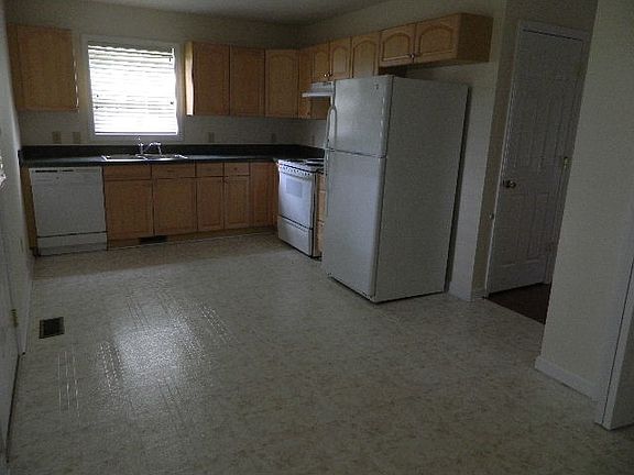 2nd image of 54 Pratt Ln #A