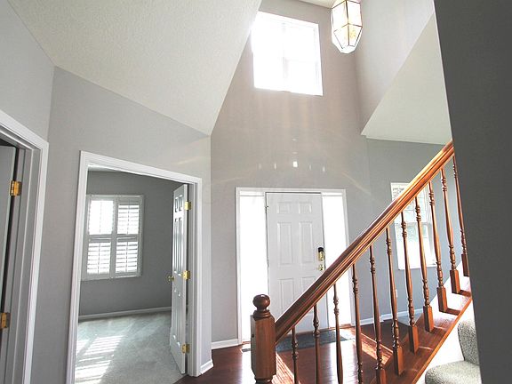 3rd image of 877 Brosmer Dr