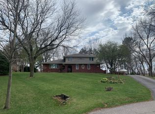 1211 Cessna Cir, Lincoln, NE 68527
